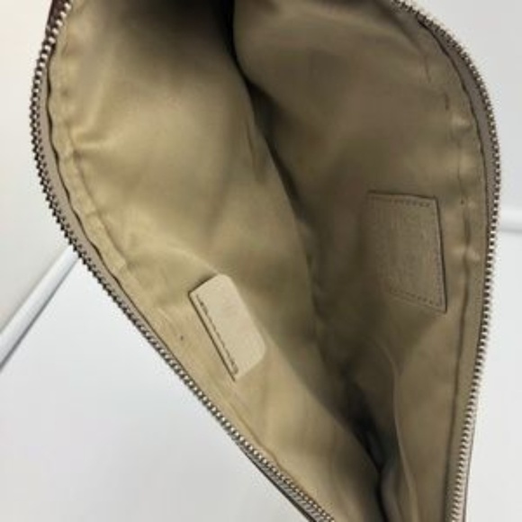 Burberry Patent Quilted Leather Wristlet Clutch - Picture 4 of 8